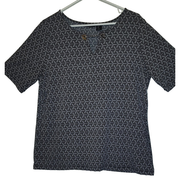 Tahari Black & White Top Short Sleeve Women's SIZE L LARGE Silver- Tone Accents - Picture 1 of 10